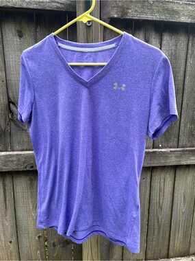 Under Armour Women's Purple V-Neck Short Sleeve Top
